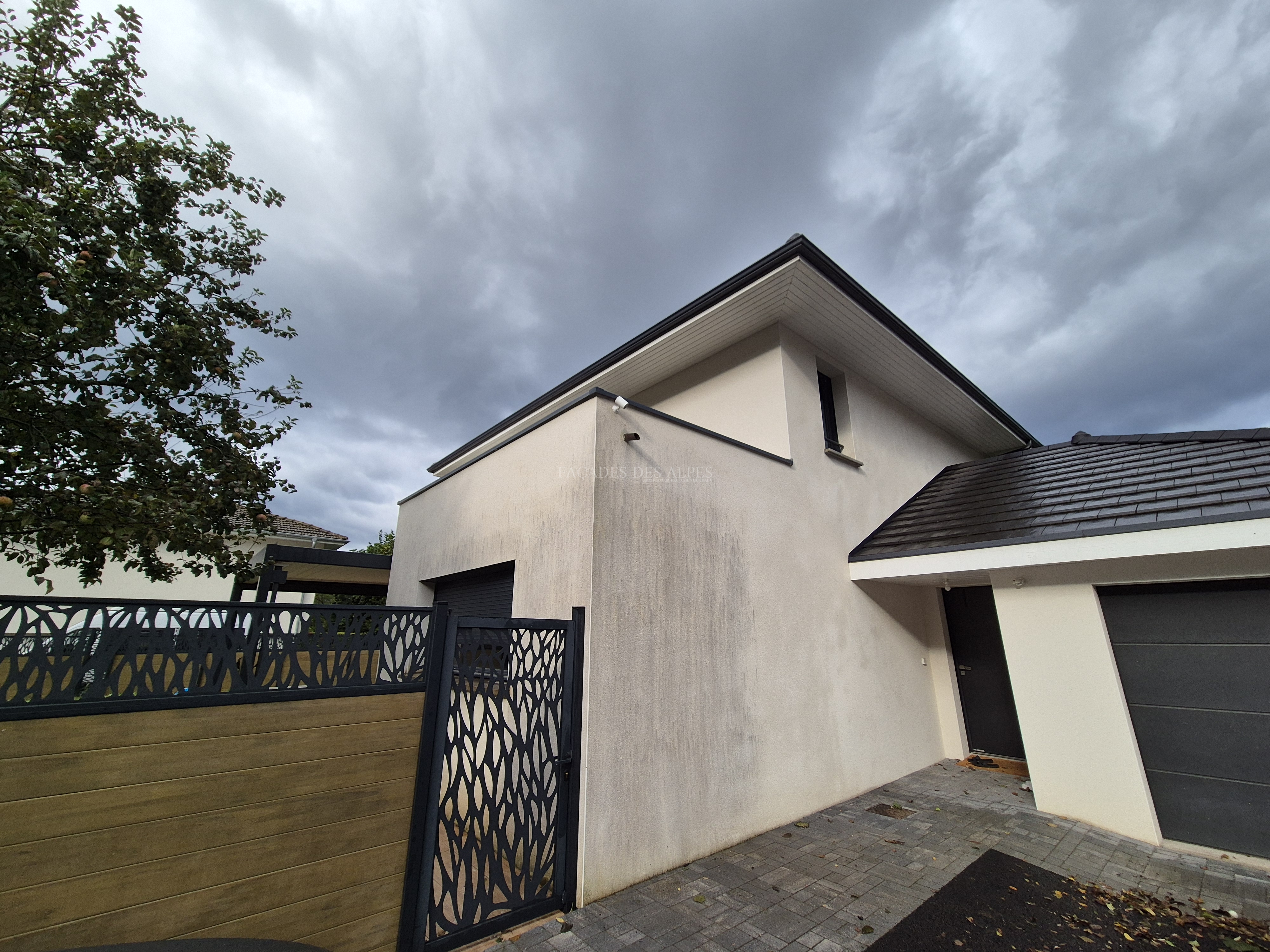 Façadier d'une maison à Montbonnot-Saint-Martin, 38330, Isère